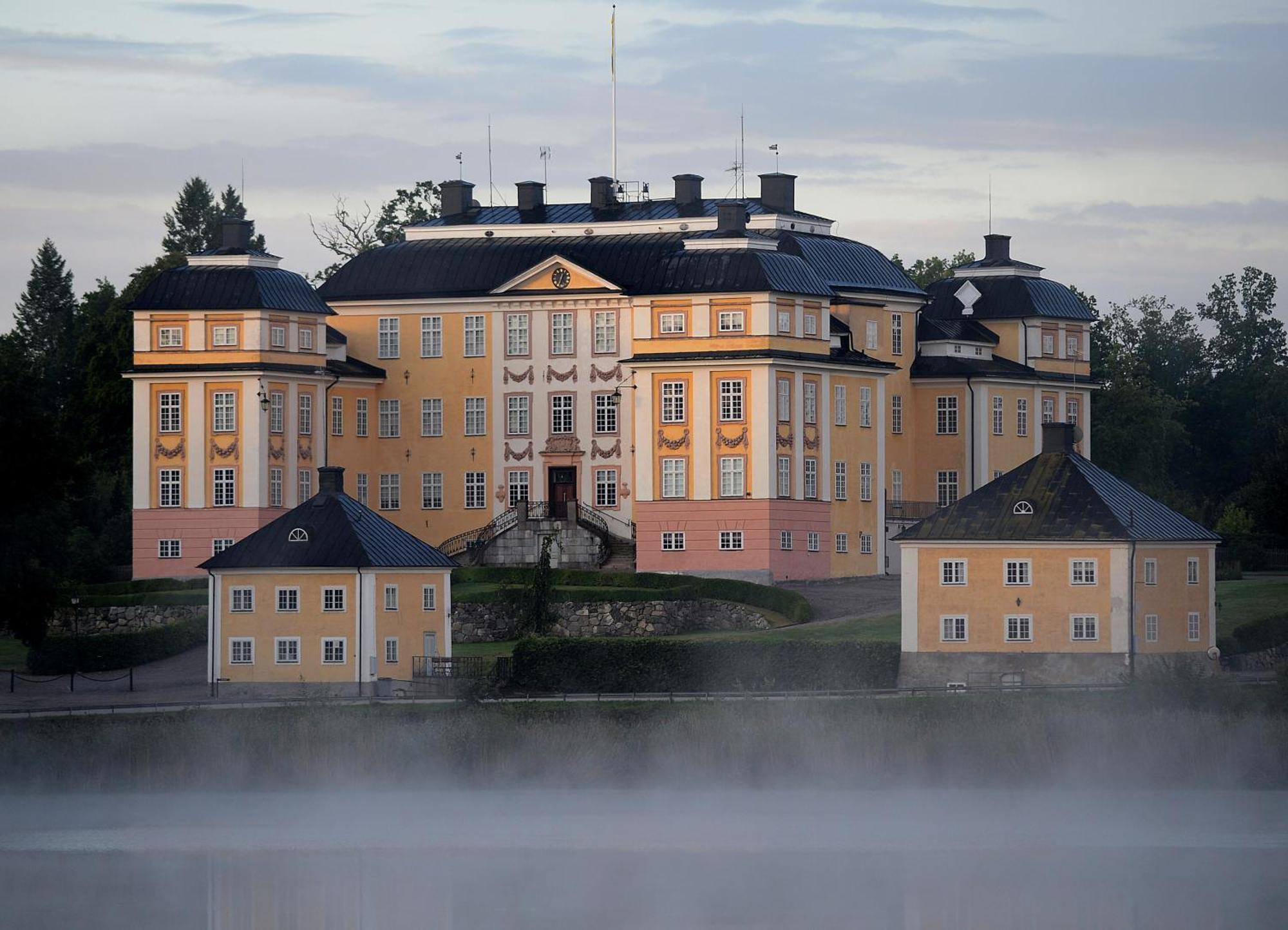 ホテル Ericsbergs Slott カトリネホルム エクステリア 写真